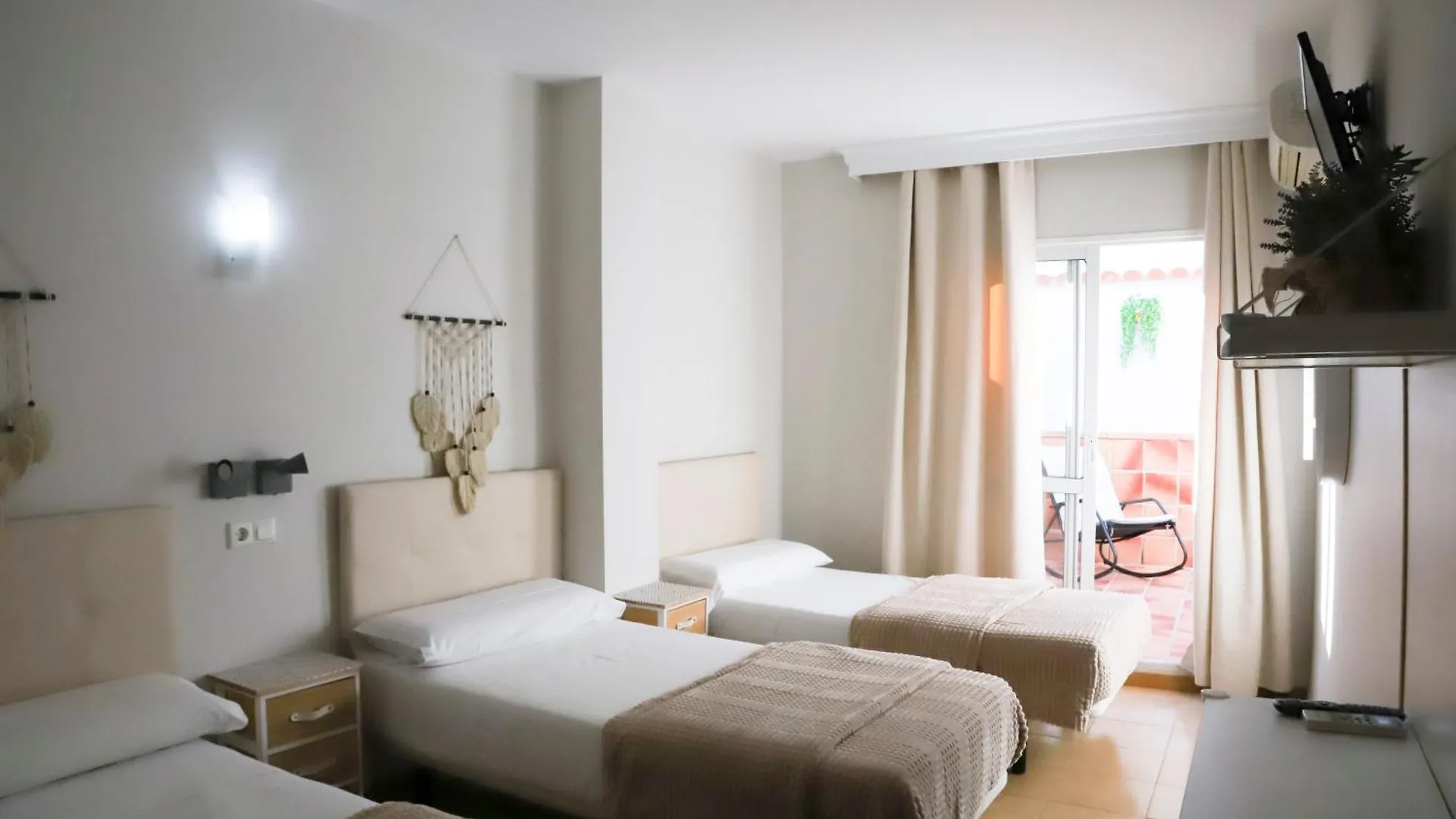 ** Гостевой дом Hostal Cuevas Fuengirola Испания